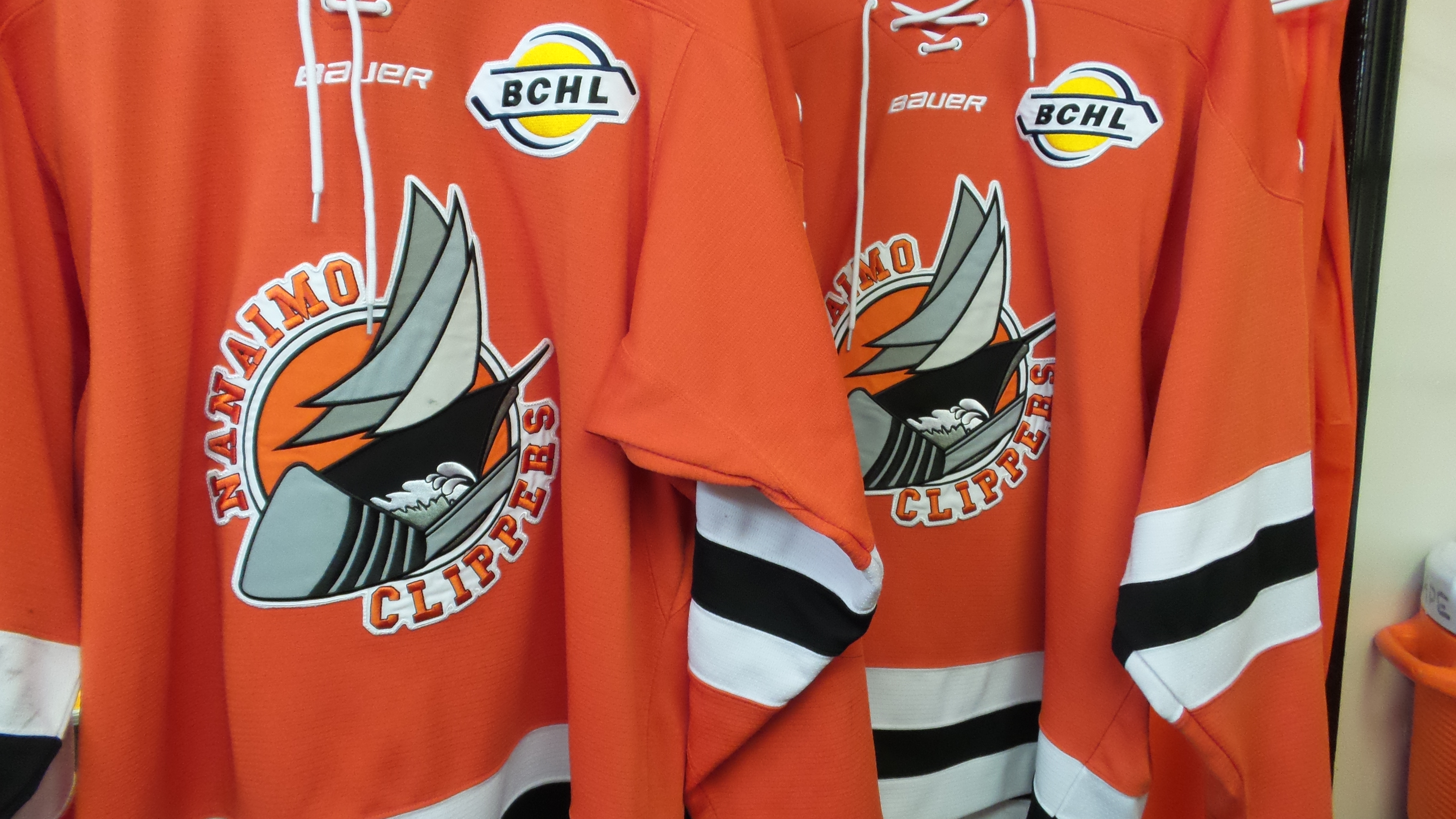 Nanaimo Clippers on X: Nanaimo Clippers 50th Anniversary Game Worn Jerseys  auction ends tonight! These jerseys were worn throughout this historic  season and playoff run. Head to  to place your bid