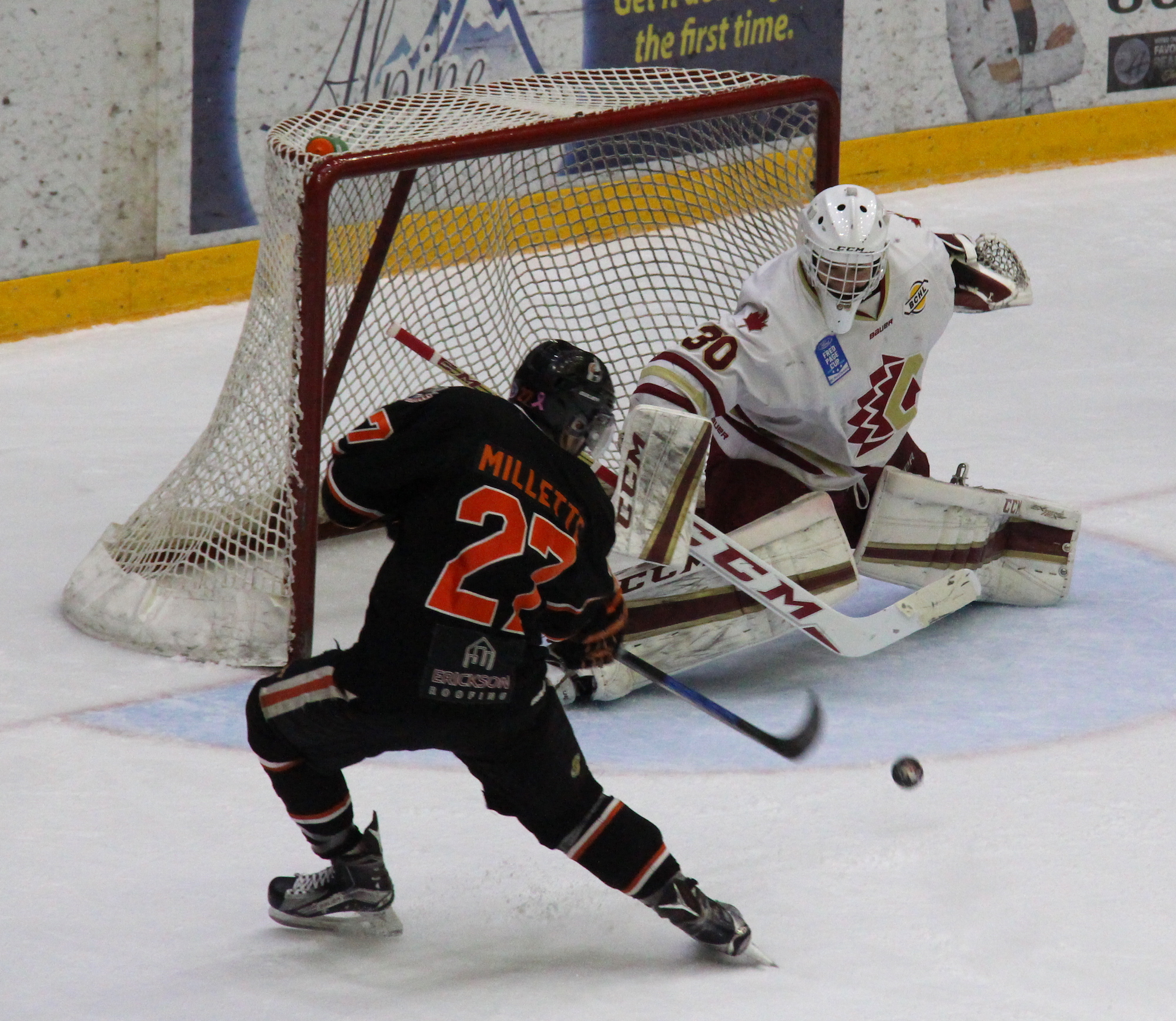 Smoke Eaters beat Clippers 4-1
