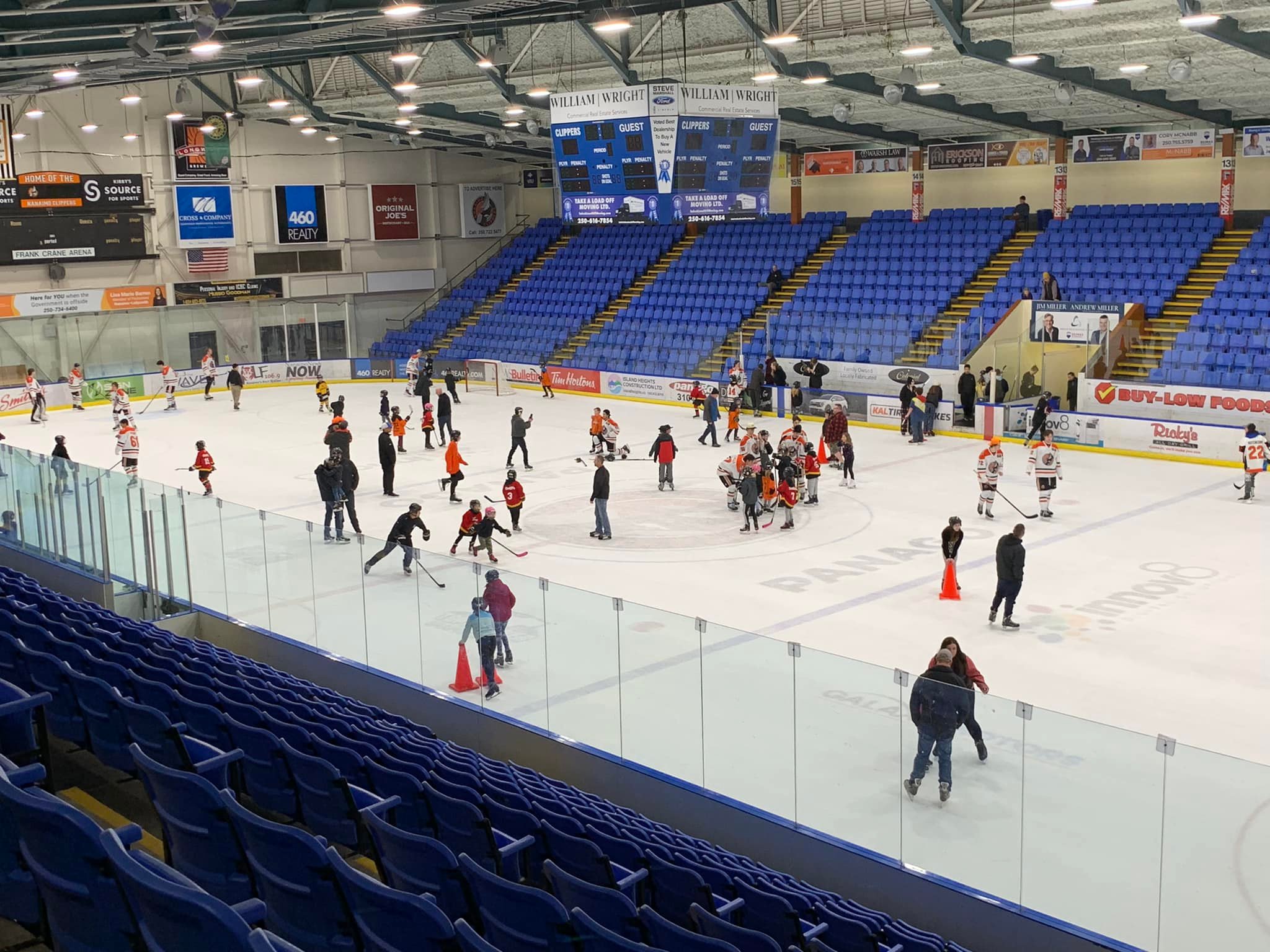 The Tim Hortons Post Game Skate Is Back‼️

Join us on the ice after the game with some complimentary beverages from Tim Hortons.

#BleedOrange